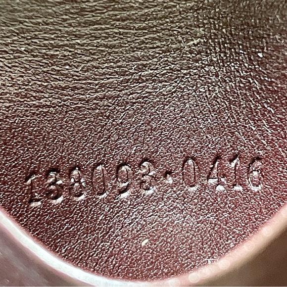 Gucci brown monogram embossed leather key case - Picture 9 of 9